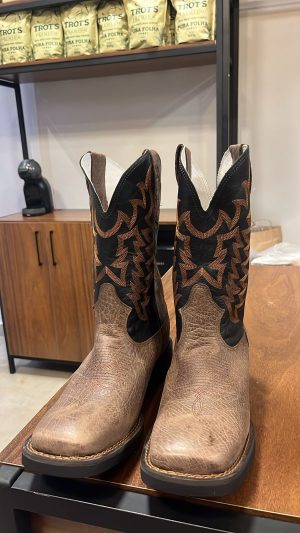 BOTA DHR SOLADO FLEX MARROM D441