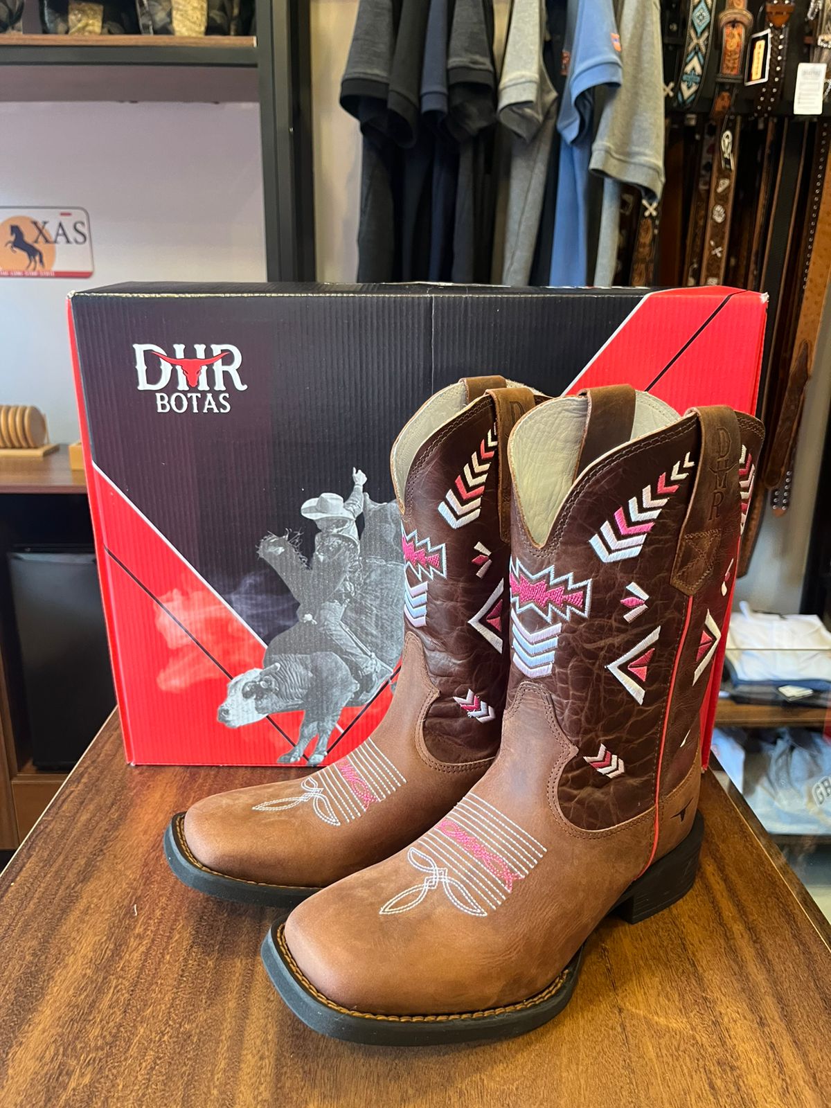 BOTA DHR FEMININA MARROM C/ROSA D128