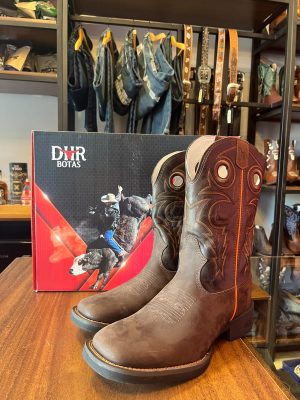 BOTA DHR SOLADO FLEX CAFÉ COSTURA LR D559M